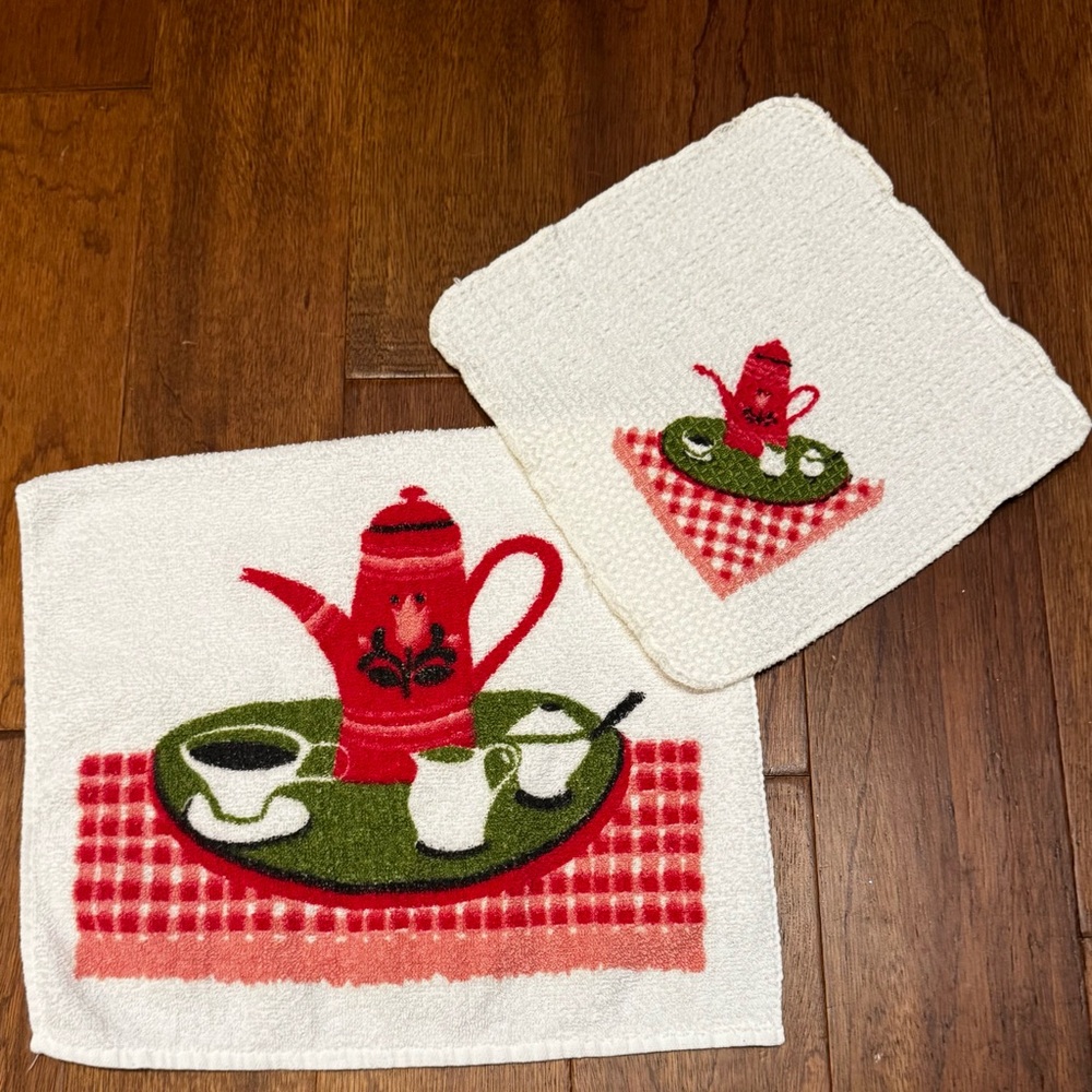 Vintage Red Cotton Terrycloth Tea Kitchen Dishtowel and Waffle Washcloth